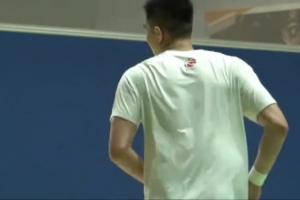 杨毅:以前CBA只有耐克才能给球员“买脚” 一人200万&不超5个 杨毅:以前CBA只有耐克才能给球员“买脚” 一人200万&不超5个