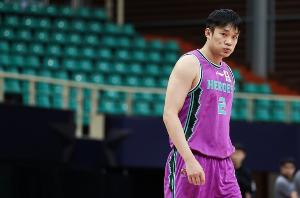 5年前的今天:丁彦雨航和山东男篮签下2年的顶薪续约合同 5年前的今天:丁彦雨航和山东男篮签下2年的顶薪续约合同