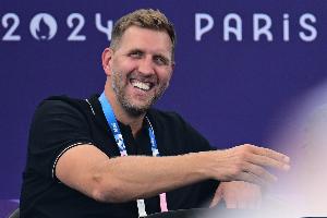 荣耀依旧!诺维茨基祝贺德国男篮:欧洲冠军!!! 荣耀依旧!诺维茨基祝贺德国男篮:欧洲冠军!!!