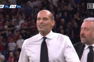 😡怒火中烧!阿莱格里激烈抗议被罚下,朝四官大喊:干得好 😡怒火中烧!阿莱格里激烈抗议被罚下,朝四官大喊:干得好