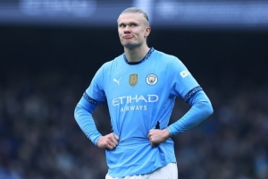 打进1球,哈兰德是第三名在英超曼市德比直接参与10+进球的球员 打进1球,哈兰德是第三名在英超曼市德比直接参与10+进球的球员