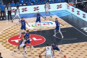 回应申京!雄鹿官推晒字母哥妙传:扬尼斯是一个很棒的传球手 回应申京!雄鹿官推晒字母哥妙传:扬尼斯是一个很棒的传球手