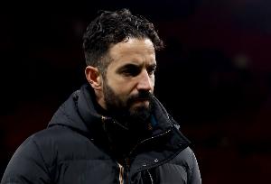 坚持战术不变‼️阿莫林:我不会改变哲学!如果要改变,那就换人 坚持战术不变‼️阿莫林:我不会改变哲学!如果要改变,那就换人