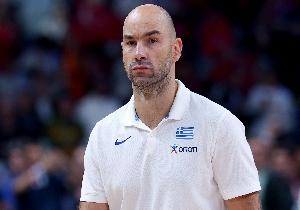 不是好的传球手?希腊主帅:申京还年轻 还轮不到他评价字母哥 不是好的传球手?希腊主帅:申京还年轻 还轮不到他评价字母哥