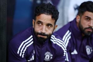 这集好像看过？内维尔：我担心接下来几周曼联帅位会发生些什么