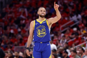 杨毅:中国电视转播NBA以来库里是最伟大PG 咱都没看过魔术师直播 杨毅:中国电视转播NBA以来库里是最伟大PG 咱都没看过魔术师直播