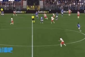 只进神仙球!帕斯灵巧转身抽射世界波破门,皮球直挂死角门将无奈 只进神仙球!帕斯灵巧转身抽射世界波破门,皮球直挂死角门将无奈