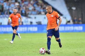 记者:备战本周六齐鲁德比,青岛海牛5名外援均参加昨天训练 记者:备战本周六齐鲁德比,青岛海牛5名外援均参加昨天训练