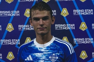 两场1球1助!对阵热那亚赛前,尼科-帕斯领取意甲8月最佳新星奖 两场1球1助!对阵热那亚赛前,尼科-帕斯领取意甲8月最佳新星奖