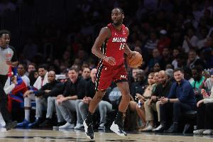 上赛季三分命中率42.5%!伯克斯:我唯一想的就是回归热火 上赛季三分命中率42.5%!伯克斯:我唯一想的就是回归热火