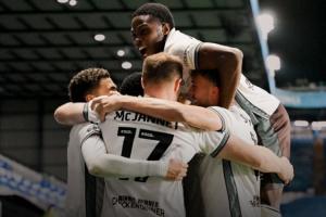 杀入16强!英乙格林斯比连斩英超曼联+英冠谢周三,进联赛杯16强 杀入16强!英乙格林斯比连斩英超曼联+英冠谢周三,进联赛杯16强