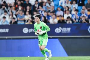 媒体人评蓉城:可惜最后时刻没扛住压力,蹇韬值得更多出场机会 媒体人评蓉城:可惜最后时刻没扛住压力,蹇韬值得更多出场机会