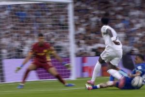 梅迪纳反弹手球被判点!姆巴佩点射双响,十人皇马反超 梅迪纳反弹手球被判点!姆巴佩点射双响,十人皇马反超