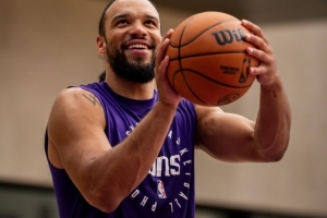 期待新赛季!太阳官方晒狄龙-布鲁克斯训练照 期待新赛季!太阳官方晒狄龙-布鲁克斯训练照