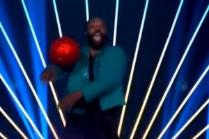 篮球+舞蹈=?巴朗-戴维斯参加《与星共舞》 满分20分评委打出10分 篮球+舞蹈=?巴朗-戴维斯参加《与星共舞》 满分20分评委打出10分