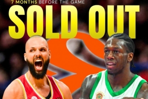 这么火爆吗?希腊豪门的欧冠德比门票售罄 比赛还要等上近7个月 这么火爆吗?希腊豪门的欧冠德比门票售罄 比赛还要等上近7个月