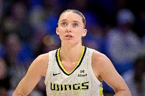 佩奇获年度最佳新秀!保罗-加索尔祝贺:恭喜 这是你应得的 佩奇获年度最佳新秀!保罗-加索尔祝贺:恭喜 这是你应得的