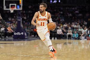 特雷-杨:有天赋的年轻人该努力去冲击NBA 而不是留在大学拿赞助 特雷-杨:有天赋的年轻人该努力去冲击NBA 而不是留在大学拿赞助