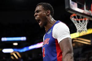 戈贝尔:杜伦有个光明的未来 他打球的方式和成熟的心态都很棒 戈贝尔:杜伦有个光明的未来 他打球的方式和成熟的心态都很棒