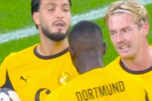 吉拉西客战尤文球衣背后印的“多特蒙德”,而不是自己的名字 吉拉西客战尤文球衣背后印的“多特蒙德”,而不是自己的名字