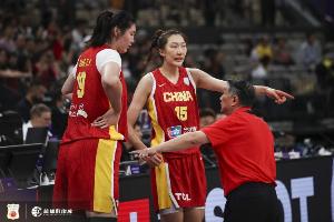 媒体人:阵容大幅度更新的中国女篮缺了些默契 在配合方面较生疏 媒体人:阵容大幅度更新的中国女篮缺了些默契 在配合方面较生疏