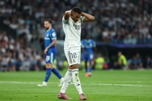 姆总真心累😖居勒尔先发失误致丢球+浪射,马斯坦托诺吐饼 姆总真心累😖居勒尔先发失误致丢球+浪射,马斯坦托诺吐饼