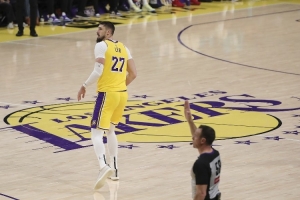 湖人旧将!队记:尼克斯与32岁内线亚历克斯-莱恩签训练营合同 湖人旧将!队记:尼克斯与32岁内线亚历克斯-莱恩签训练营合同