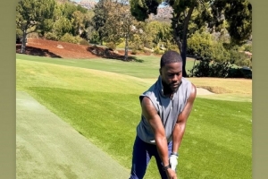 凯文-哈特挑战詹姆斯一年后高尔夫对决 詹姆斯:为何要等一年? 凯文-哈特挑战詹姆斯一年后高尔夫对决 詹姆斯:为何要等一年?