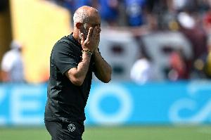 马雷斯卡:塔该拿红牌 点球未出示的红牌以及乌龙球让比赛很困难 马雷斯卡:塔该拿红牌 点球未出示的红牌以及乌龙球让比赛很困难