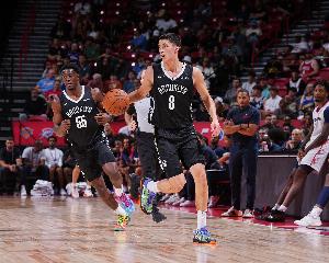 篮网有13名球员NBA经验不超过两年 目前是联盟中平均年龄最小球队 篮网有13名球员NBA经验不超过两年 目前是联盟中平均年龄最小球队