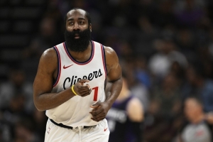 贝弗利:哈登的比赛没有弱点 他能攻筐&罚球&投三分&组织 贝弗利:哈登的比赛没有弱点 他能攻筐&罚球&投三分&组织