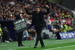 世体:西蒙尼将至少被禁赛1场,且面临最高5万欧的罚款 世体:西蒙尼将至少被禁赛1场,且面临最高5万欧的罚款