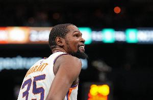 杜兰特:不爽太阳什么都没说就把我摆上货架 勇士确实想得到我 杜兰特:不爽太阳什么都没说就把我摆上货架 勇士确实想得到我