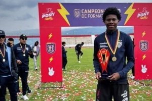 邮报:利物浦关注15岁厄瓜多尔中卫德纳-奥尔多涅斯 邮报:利物浦关注15岁厄瓜多尔中卫德纳-奥尔多涅斯