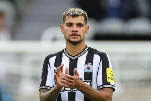 吉马良斯选世界最佳球员无视伊萨克,遭球迷调侃:有人酸了🍋 吉马良斯选世界最佳球员无视伊萨克,遭球迷调侃:有人酸了🍋