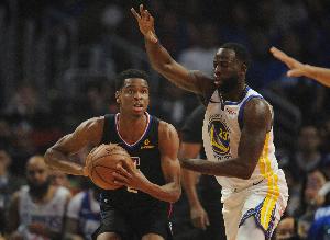 特雷-杨:SGA在快船很尊敬贝弗利 但你很清楚他离开后发生了什么 特雷-杨:SGA在快船很尊敬贝弗利 但你很清楚他离开后发生了什么