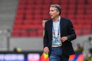 袁甲评哈维尔:真是在外边找不到工作的都来咱这骗钱了 袁甲评哈维尔:真是在外边找不到工作的都来咱这骗钱了