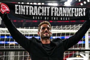 告别队长!法兰克福欧冠比赛之前致敬特拉普 告别队长!法兰克福欧冠比赛之前致敬特拉普