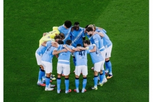 2-0战胜那不勒斯,多纳鲁马社媒晒图庆祝:欧洲之夜 2-0战胜那不勒斯,多纳鲁马社媒晒图庆祝:欧洲之夜