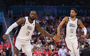 球迷喜欢球星而非球队?哈利:因老詹我才先后支持骑士&热火&湖人 球迷喜欢球星而非球队?哈利:因老詹我才先后支持骑士&热火&湖人