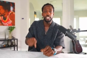 贝弗利to吹杨:希望我的言论能激励你 你目前啥成就都还没有呢 贝弗利to吹杨:希望我的言论能激励你 你目前啥成就都还没有呢