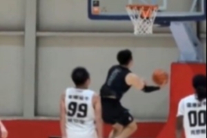 深圳训练赛集锦⚡️这拉杆上篮2+1是谁?👀 深圳训练赛集锦⚡️这拉杆上篮2+1是谁?👀