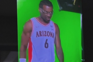 天赋异禀!詹姆斯晒布莱斯增肌照:靠 我儿子现在体格变这么壮了 天赋异禀!詹姆斯晒布莱斯增肌照:靠 我儿子现在体格变这么壮了