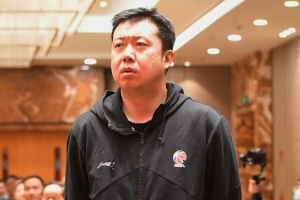 媒体人:王治郅身份特殊无法全职进入国家队 但近年来他有召必到 媒体人:王治郅身份特殊无法全职进入国家队 但近年来他有召必到