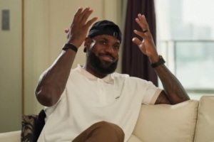 詹姆斯谈争球权热梗:那就是我们的球权啊  我在努力赢球和夺冠 詹姆斯谈争球权热梗:那就是我们的球权啊  我在努力赢球和夺冠