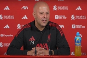 斯洛特:会考虑伊萨克+埃基蒂克同时上 若塔去世时埃弗顿曾来悼念 斯洛特:会考虑伊萨克+埃基蒂克同时上 若塔去世时埃弗顿曾来悼念