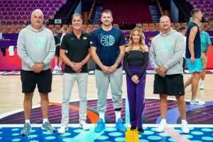 名记:湖人力挺东契奇国家队征程 为斯洛文尼亚男篮提供资源支持 名记:湖人力挺东契奇国家队征程 为斯洛文尼亚男篮提供资源支持