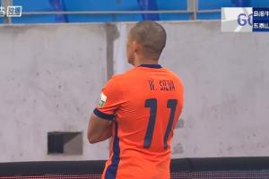 复刻姆巴佩庆祝+越位! 复刻姆巴佩庆祝+越位!