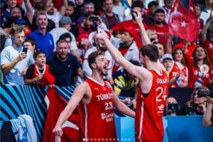 申京IG被挖:影射士麦那焚烧事件 超5万希腊人被土耳其人屠杀淹死 申京IG被挖:影射士麦那焚烧事件 超5万希腊人被土耳其人屠杀淹死