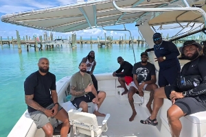 这两条鱼挺大😲亚当斯和杜兰特相约钓鱼 KD眼镜一戴气质太绝了 这两条鱼挺大😲亚当斯和杜兰特相约钓鱼 KD眼镜一戴气质太绝了